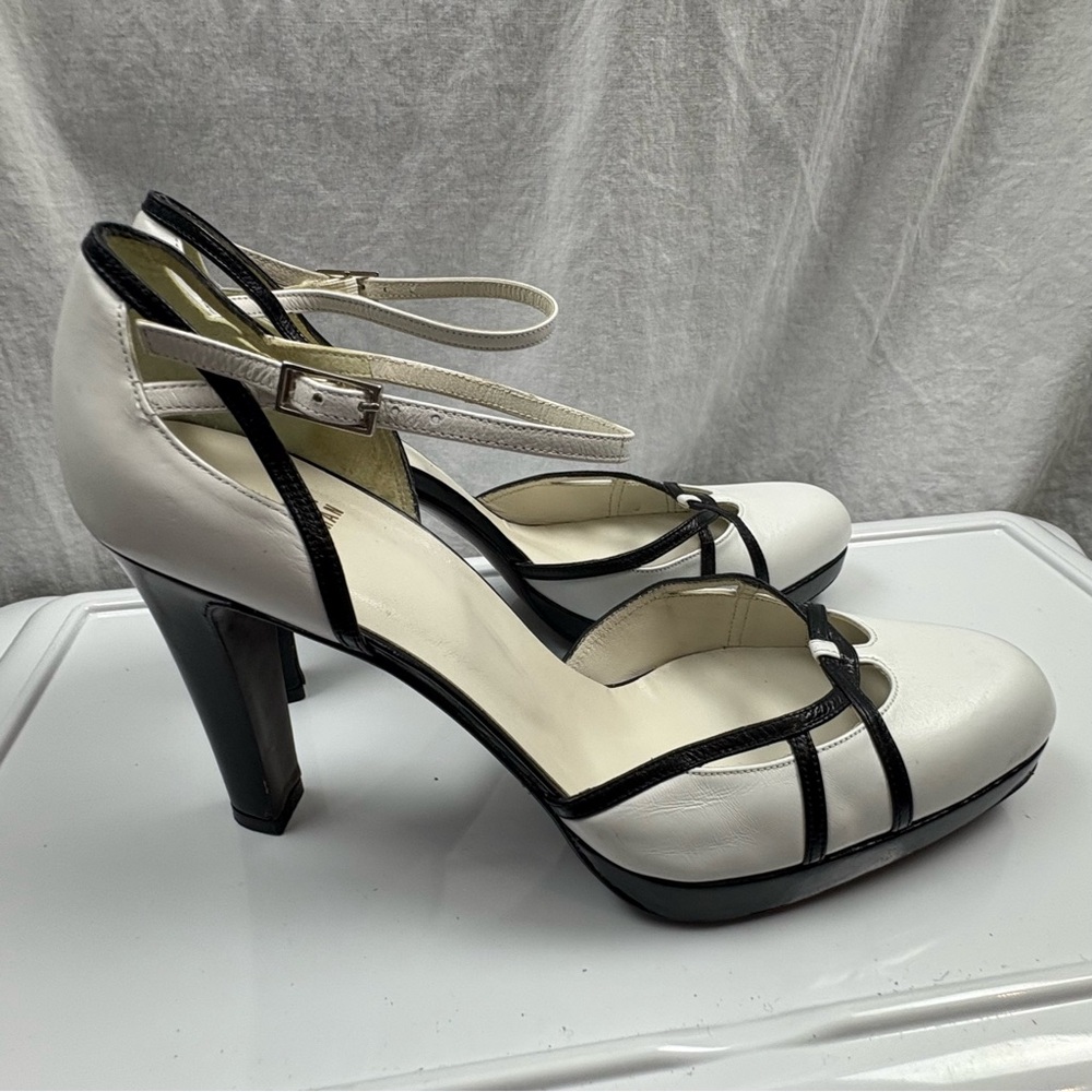 Stuart Weitzman White and Black High Heel Mary Jane 9.5 - Picture 4 of 9